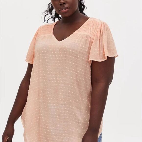 TORRID - PEACH SWISS DOT SMOCKED TOP BLOUSE Pluz Sz 0 - Picture 2 of 4